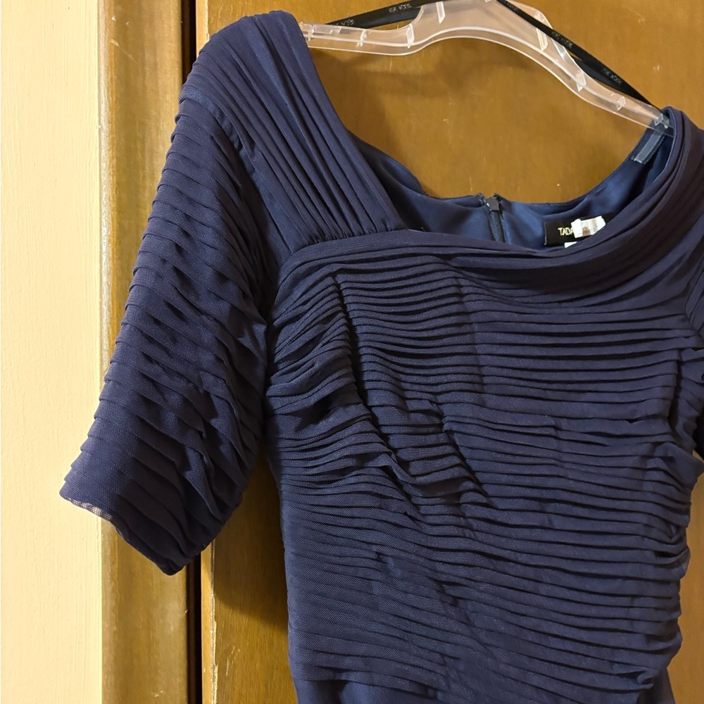 LAST CHANCE | Tadashi Shoji Navy Ruched Midi Dress - Picture 6 of 7